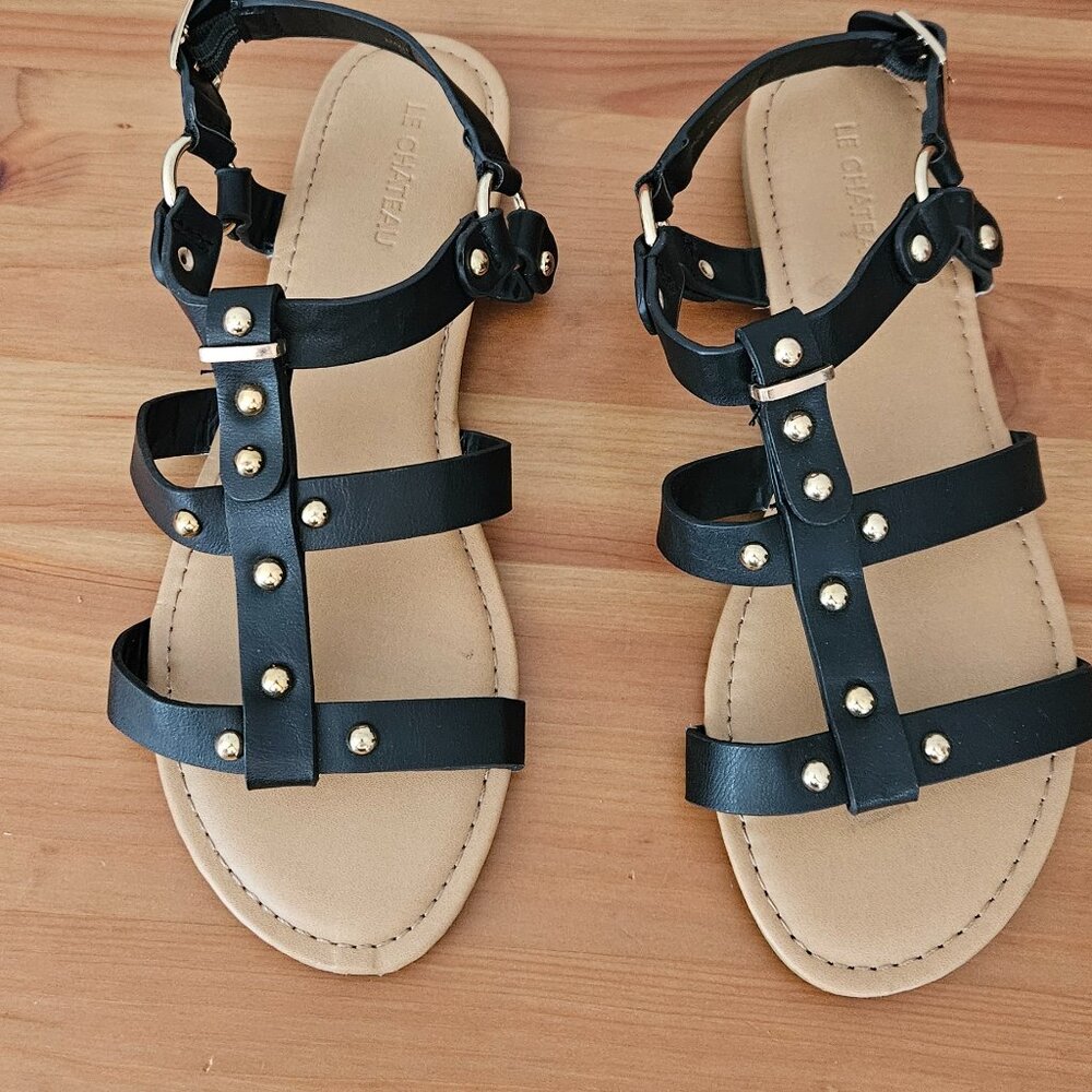 NEW Le Chateau flat sandals size 7.5